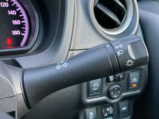 日産 ノート XVセレ +セーフ 愛媛県 2015(平27)年 8万km グレイッシュブルー 純正ナビ（MC314D-W)/・CD/DVD/ワンセグTV/MSV/Bluetooth/ETC/スマートキー/衝突軽減ブレーキ/車線逸脱警報/アイドリングストップ/ISOFIX/電動格納ミラー/・ウィンカーミラー/ドアバイザー/フロアマット