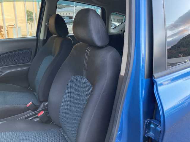 日産 ノート XVセレ +セーフ 愛媛県 2015(平27)年 8万km グレイッシュブルー 純正ナビ（MC314D-W)/・CD/DVD/ワンセグTV/MSV/Bluetooth/ETC/スマートキー/衝突軽減ブレーキ/車線逸脱警報/アイドリングストップ/ISOFIX/電動格納ミラー/・ウィンカーミラー/ドアバイザー/フロアマット