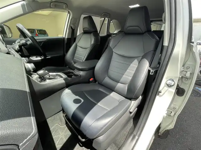 トヨタ ＲＡＶ４ G 滋賀県 2020(令2)年 4.5万km プレシャスホワイトパール 禁煙車/純正9型SDナビ/・CD/DVD/Blutooth/SD/フルセグ/パワーシート/シートヒーター/ステアリングヒーター/電動リアゲート/LEDヘッドライト/前後ドライブレコーダー/ビルトインETC/バックカメラ/BSM/追従付クルーズコントロール/オートブレーキホールド/オートマチックハイビーム/レーンキープアシスト/衝突軽減ブレーキ/横滑り防止
