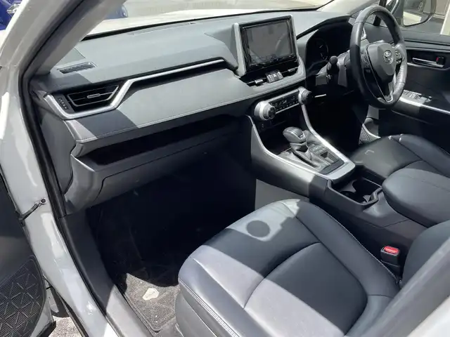 トヨタ ＲＡＶ４ G 滋賀県 2020(令2)年 4.5万km プレシャスホワイトパール 禁煙車/純正9型SDナビ/・CD/DVD/Blutooth/SD/フルセグ/パワーシート/シートヒーター/ステアリングヒーター/電動リアゲート/LEDヘッドライト/前後ドライブレコーダー/ビルトインETC/バックカメラ/BSM/追従付クルーズコントロール/オートブレーキホールド/オートマチックハイビーム/レーンキープアシスト/衝突軽減ブレーキ/横滑り防止