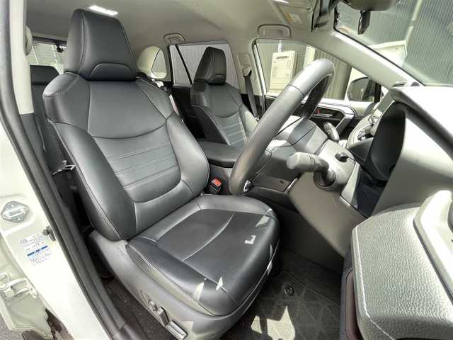 トヨタ ＲＡＶ４ G 滋賀県 2020(令2)年 4.5万km プレシャスホワイトパール 禁煙車/純正9型SDナビ/・CD/DVD/Blutooth/SD/フルセグ/パワーシート/シートヒーター/ステアリングヒーター/電動リアゲート/LEDヘッドライト/前後ドライブレコーダー/ビルトインETC/バックカメラ/BSM/追従付クルーズコントロール/オートブレーキホールド/オートマチックハイビーム/レーンキープアシスト/衝突軽減ブレーキ/横滑り防止