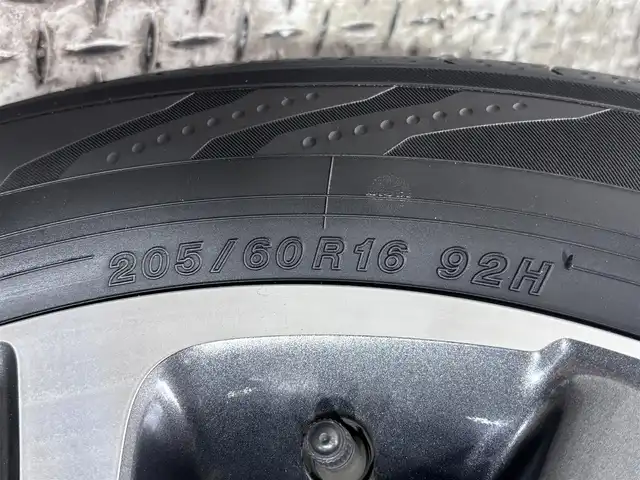 トヨタ ヴォクシー ZS 大阪府 2017(平29)年 6.7万km ホワイトパールクリスタルシャイン 純正9incナビTV バックカメラ シートヒーター クルーズコントロール 衝突軽減ブレーキ レーンアシスト オートハイビーム スマートキー プッシュスタート 両側パワースライドドア ドライブレコーダー ETC