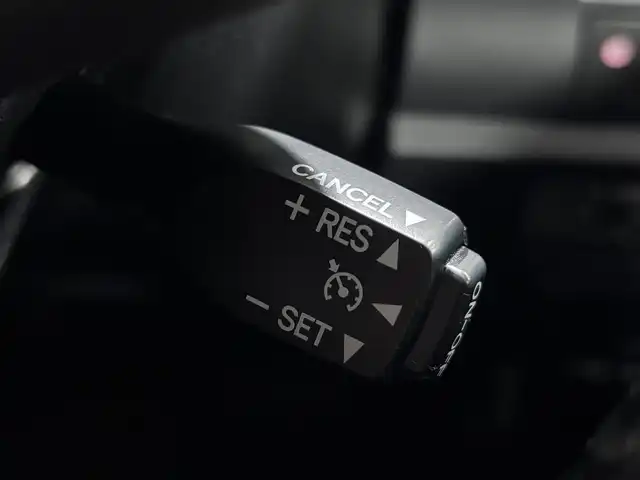 トヨタ ヴォクシー ZS 大阪府 2017(平29)年 6.7万km ホワイトパールクリスタルシャイン 純正9incナビTV バックカメラ シートヒーター クルーズコントロール 衝突軽減ブレーキ レーンアシスト オートハイビーム スマートキー プッシュスタート 両側パワースライドドア ドライブレコーダー ETC