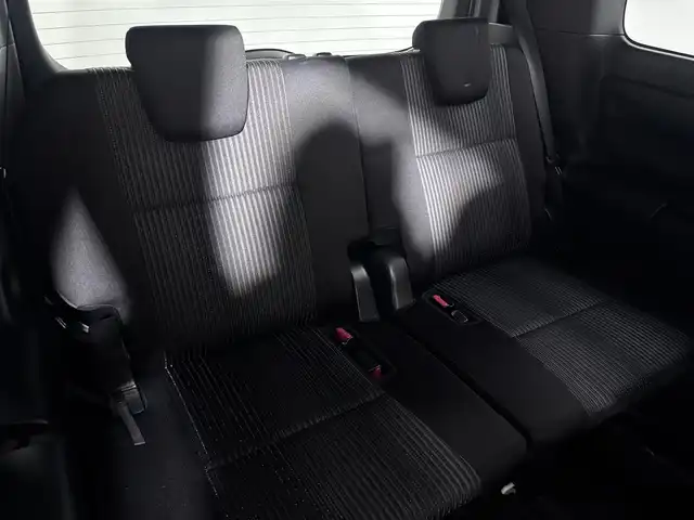 トヨタ ヴォクシー ZS 大阪府 2017(平29)年 6.7万km ホワイトパールクリスタルシャイン 純正9incナビTV バックカメラ シートヒーター クルーズコントロール 衝突軽減ブレーキ レーンアシスト オートハイビーム スマートキー プッシュスタート 両側パワースライドドア ドライブレコーダー ETC