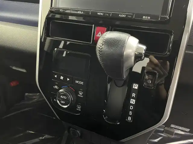 トヨタ タンク カスタムG S 埼玉県 2017(平29)年 2.7万km パールホワイトⅢ 純正９インチナビ　Ｂｌｕｅｔｏｏｔｈ　バックカメラ　両側パワースライドドア　クルーズコントロール　純正ＬＥＤヘッドライト　スマートキー　アイドリングストップ　衝突軽減システム純正ホイール　ＥＴＣ