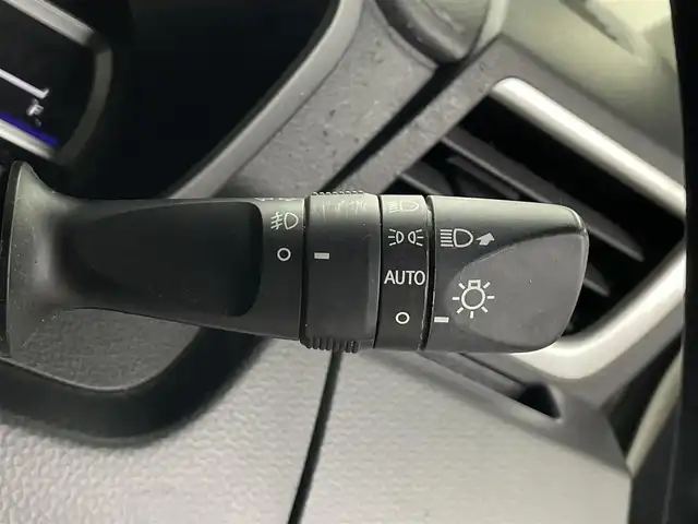トヨタ タンク カスタムG S 埼玉県 2017(平29)年 2.7万km パールホワイトⅢ 純正９インチナビ　Ｂｌｕｅｔｏｏｔｈ　バックカメラ　両側パワースライドドア　クルーズコントロール　純正ＬＥＤヘッドライト　スマートキー　アイドリングストップ　衝突軽減システム純正ホイール　ＥＴＣ