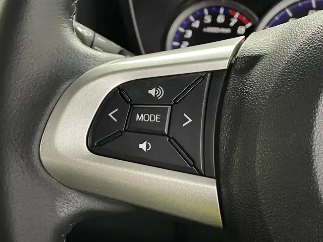 トヨタ タンク カスタムG S 埼玉県 2017(平29)年 2.7万km パールホワイトⅢ 純正９インチナビ　Ｂｌｕｅｔｏｏｔｈ　バックカメラ　両側パワースライドドア　クルーズコントロール　純正ＬＥＤヘッドライト　スマートキー　アイドリングストップ　衝突軽減システム純正ホイール　ＥＴＣ