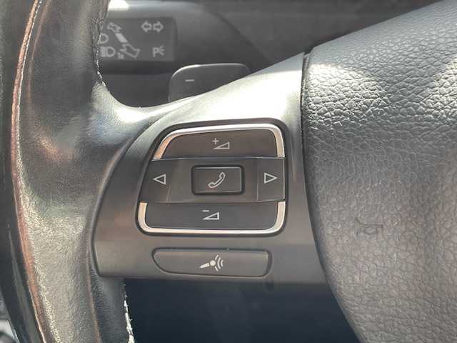 フォルクスワーゲン パサート ヴァリアント TSI ハイラインBM 茨城県 2013(平25)年 9.8万km ディープブラックパールエフェクト ワンオーナー/純正ナビ【AM/FM/CD/DVD/BT/フルセグ】/ルーフレール/バックカメラ/レザーシート/パワーシート/メモリシート/ETC/LEDライト/フォグライト/レーンチェンジアシストシステム/コーナーセンサー/横滑り防止装置/盗難防止装置/保証書/取扱説明書/スペアキー×1