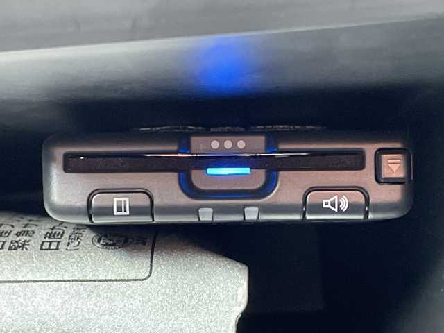 日産 セレナ e－パワー ハイウェイスター V 大阪府 2022(令4)年 2.8万km ブリリアントホワイトパール 社外11インチナビ　ALPINE製/・Bluetooth/HDMI/AppleCarPlay/AndroidAuto/主要装備/・プロパイロット/・エマージェンシーブレーキ/・全方位カメラ/・ブラインドスポットモニター/・横滑り防止装置/・オートホールド/・両側パワースライドドア/・デジタルインナーミラー/・LEDヘッドライト/・フォグランプ/・ステアリングリモコン/・純正フロアマット/・純正15インチAW/・ETC