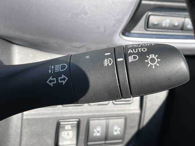 日産 セレナ e－パワー ハイウェイスター V 大阪府 2022(令4)年 2.8万km ブリリアントホワイトパール 社外11インチナビ　ALPINE製/・Bluetooth/HDMI/AppleCarPlay/AndroidAuto/主要装備/・プロパイロット/・エマージェンシーブレーキ/・全方位カメラ/・ブラインドスポットモニター/・横滑り防止装置/・オートホールド/・両側パワースライドドア/・デジタルインナーミラー/・LEDヘッドライト/・フォグランプ/・ステアリングリモコン/・純正フロアマット/・純正15インチAW/・ETC