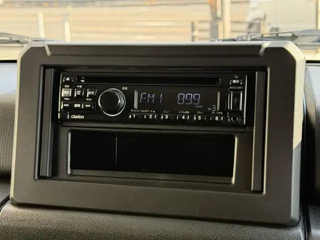 スズキ ジムニー XG 香川県 2019(平31)年 1万km スペリアホワイト ターボ/パートタイム4WD/CDデッキ/ダウンヒルアシストコントロール/LEDヘッドランプ/社外スピーカー/社外ウーハー/リモコンキー/スペアキー/ETC/背面タイヤ/純正フロアマット/フルフラットシート