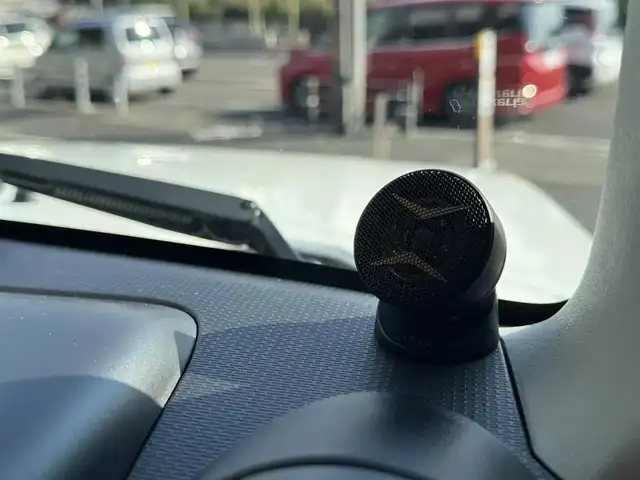 スズキ ジムニー XG 香川県 2019(平31)年 1万km スペリアホワイト ターボ/パートタイム4WD/CDデッキ/ダウンヒルアシストコントロール/LEDヘッドランプ/社外スピーカー/社外ウーハー/リモコンキー/スペアキー/ETC/背面タイヤ/純正フロアマット/フルフラットシート