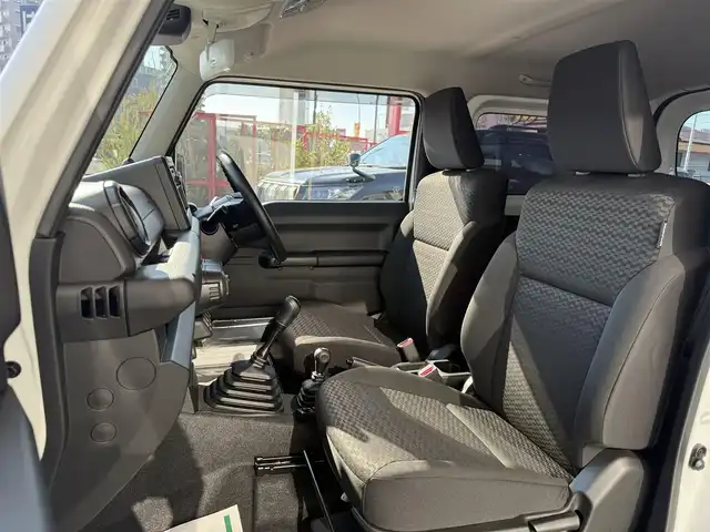 スズキ ジムニー XG 香川県 2019(平31)年 1万km スペリアホワイト ターボ/パートタイム4WD/CDデッキ/ダウンヒルアシストコントロール/LEDヘッドランプ/社外スピーカー/社外ウーハー/リモコンキー/スペアキー/ETC/背面タイヤ/純正フロアマット/フルフラットシート