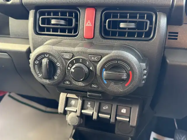 スズキ ジムニー XG 香川県 2019(平31)年 1万km スペリアホワイト ターボ/パートタイム4WD/CDデッキ/ダウンヒルアシストコントロール/LEDヘッドランプ/社外スピーカー/社外ウーハー/リモコンキー/スペアキー/ETC/背面タイヤ/純正フロアマット/フルフラットシート