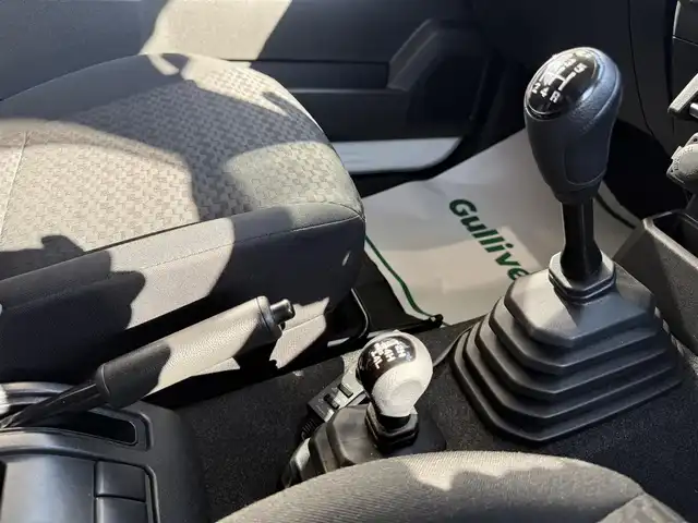 スズキ ジムニー XG 香川県 2019(平31)年 1万km スペリアホワイト ターボ/パートタイム4WD/CDデッキ/ダウンヒルアシストコントロール/LEDヘッドランプ/社外スピーカー/社外ウーハー/リモコンキー/スペアキー/ETC/背面タイヤ/純正フロアマット/フルフラットシート