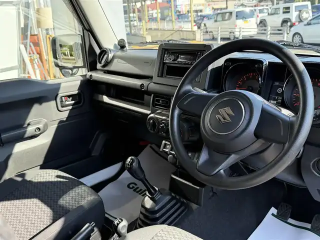 スズキ ジムニー XG 香川県 2019(平31)年 1万km スペリアホワイト ターボ/パートタイム4WD/CDデッキ/ダウンヒルアシストコントロール/LEDヘッドランプ/社外スピーカー/社外ウーハー/リモコンキー/スペアキー/ETC/背面タイヤ/純正フロアマット/フルフラットシート