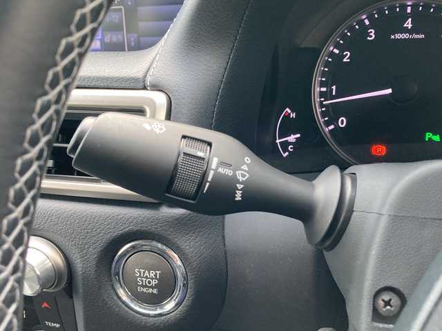 レクサス ＧＳ 250 Iパッケージ 愛媛県 2012(平24)年 9.7万km スターライトブラックガラスフレーク メーカーオプションナビ/・CD/DVD/フルセグTV/MSV/Bluetooth/バックカメラ/クルーズコントロール/パドルシフト/クリアランスソナー/オートブレーキホールド/黒革シート/・D/Nパワーシート/・Dメモリーシート/・D/Nシートヒーター/・D/Nエアーシート/ステアリングヒーター/リア電動サンシェード/ビルトインETC/HIDオートライト/純正アルミホイール