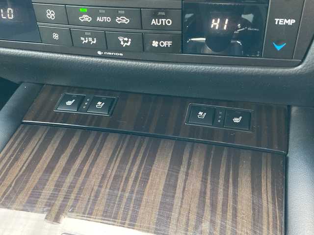 レクサス ＧＳ 250 Iパッケージ 愛媛県 2012(平24)年 9.7万km スターライトブラックガラスフレーク メーカーオプションナビ/・CD/DVD/フルセグTV/MSV/Bluetooth/バックカメラ/クルーズコントロール/パドルシフト/クリアランスソナー/オートブレーキホールド/黒革シート/・D/Nパワーシート/・Dメモリーシート/・D/Nシートヒーター/・D/Nエアーシート/ステアリングヒーター/リア電動サンシェード/ビルトインETC/HIDオートライト/純正アルミホイール