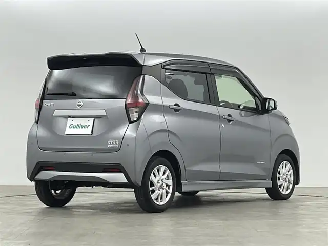日産 デイズ ハイウェイスターX 福島県 2022(令4)年 3.1万km チタニウムグレーメタリック 社外HDDナビゲーション/型式：AVAC-RL711/【AM/FM/CD/DVD/USB/Bluetooth/フルセグTV】/・全方位カメラ/・社外ETC/エマージェンシーブレーキ/車線逸脱警報装置/踏み間違い防止装置/オートマチックハイビーム/前後コーナーセンサー/HIDヘッドライト/・フロントフォグライト/・オートライト/・ヘッドライトレベライザー/SOSコール/ステアリングスイッチ/プッシュスタート/・スマートキー/・スペアキー/取扱説明書/・保証書