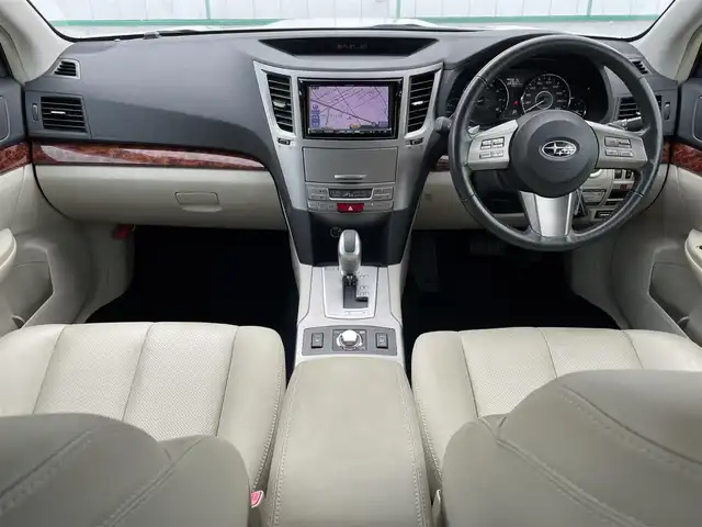 スバル レガシィ Ｂ４ 2．5GTアイサイト 山梨県 2011(平23)年 8.9万km サテンホワイトパール 白カワシート/4WD/純正Panasonic製ナビ（CN-HW890D）/Bluetooth/CD/DVD/TV/FM/AM/バックカメラ/クルーズコントロール/ETC/パドルシフト/前席シートヒーター/前席パワーシート/横滑り防止装置/純正17インチアルミホイール/スペアキー/ステアリングスイッチ/スマートキー/プッシュスタート/ドアバイザー/ウィンカーミラー/ISOFIX/取扱説明書