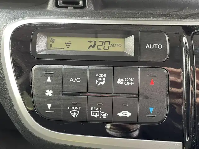 ホンダ Ｎ ＢＯＸ G ターボ SSパッケージ 福岡県 2016(平28)年 4.5万km プレミアムホワイトパールⅡ ワンオーナー/純正ディーラーナビ/（Bluetooth・ワンセグ・CD・DVD）/両側パワースライドドア/パドルシフト/クルーズコントロール/純正フロアマット/バックカメラ/ビルトインETC/プッシュスタート/ステアリングスイッチ/禁煙車/シートヒーター/ドアバイザー/保証書/取扱説明書/スペアキー