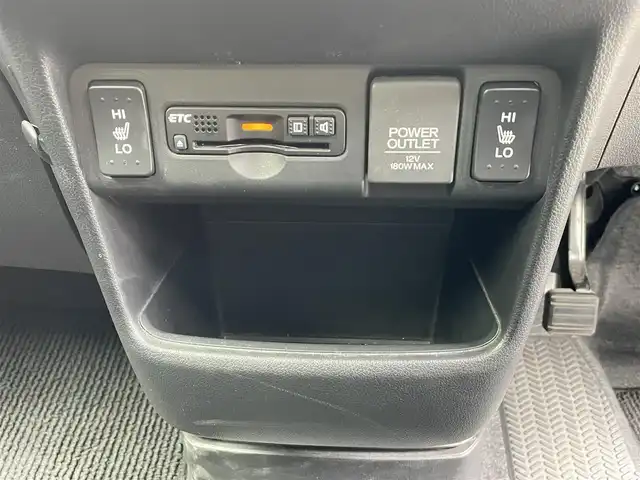 ホンダ Ｎ ＢＯＸ G ターボ SSパッケージ 福岡県 2016(平28)年 4.5万km プレミアムホワイトパールⅡ ワンオーナー/純正ディーラーナビ/（Bluetooth・ワンセグ・CD・DVD）/両側パワースライドドア/パドルシフト/クルーズコントロール/純正フロアマット/バックカメラ/ビルトインETC/プッシュスタート/ステアリングスイッチ/禁煙車/シートヒーター/ドアバイザー/保証書/取扱説明書/スペアキー