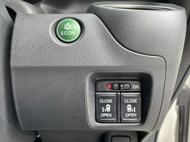 ホンダ Ｎ ＢＯＸ G ターボ SSパッケージ 福岡県 2016(平28)年 4.5万km プレミアムホワイトパールⅡ ワンオーナー/純正ディーラーナビ/（Bluetooth・ワンセグ・CD・DVD）/両側パワースライドドア/パドルシフト/クルーズコントロール/純正フロアマット/バックカメラ/ビルトインETC/プッシュスタート/ステアリングスイッチ/禁煙車/シートヒーター/ドアバイザー/保証書/取扱説明書/スペアキー