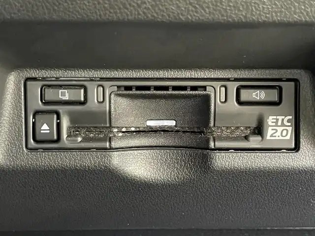 トヨタ アルファード Z 滋賀県 2024(令6)年 1.3万km プラチナホワイトパールマイカ 純正14インチナビ/【Bluetooth/USB/HDMI/Miracast/フルセグTV】/フリップダウンモニター/前後ドライブレコーダー/ETC2.0/パノラミックビューモニター/デジタルインナーミラー/ワイヤレス充電/トヨタセーフティセンス/・プリクラッシュセーフティ/・レーントレーシングアシスト/・レーンディパーチャーアラート/・レーダークルーズコントロール/・アダプティブハイビームシステム/・ロードサインアシスト/・ドライバー異常時対応システム/・プロアクティブドライビングアシスト/・発進遅れ告知機能/両側パワースライドドア/パワーバックドア/シートヒーター/パワーシート/ベンチレーション/ハンドルヒーター