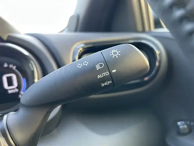 トヨタ ヤリス ハイブリッド Z 福岡県 2023(令5)年 3.8万km 青 純正ディスプレイオーディオ/（ナビキット付/Bluetooth/AM/FM/USB/Miracast）/全周囲カメラ/ビルドインETC/プリクラッシュセーフティ/ブラインドスポットモニター/レーンキープアシスト/レーダークルーズコントロール/LEDヘッドライト/オートマチックハイビーム/ステアリングスイッチ/ヒートステアリング/D/N席シートヒーター/オート電動格納ミラー/nanoeX/取扱説明書/100V充電