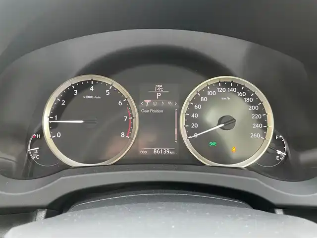 レクサス ＩＳ 350 バージョンL 富山県 2013(平25)年 8.7万km ホワイトパールクリスタルシャイン プリクラッシュセーフティシステム/純正SDナビ フルセグTV/CD DVD Blu-ray Bluetooth SD FMAM/バックカメラ/セミアニリン革シート/シートヒーター/エアシート/パワーシート（前席）/メモリーシート（D席）/レーダークルーズコントロール/革巻きステアリング/パドルシフト/ウィンカーミラー/ETC/スペアキー２個/（スマートキー カードキー）/保証書＆取扱説明書