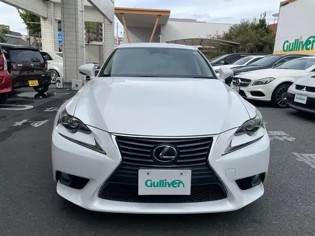 レクサス ＩＳ 350 バージョンL 富山県 2013(平25)年 8.7万km ホワイトパールクリスタルシャイン プリクラッシュセーフティシステム/純正SDナビ フルセグTV/CD DVD Blu-ray Bluetooth SD FMAM/バックカメラ/セミアニリン革シート/シートヒーター/エアシート/パワーシート（前席）/メモリーシート（D席）/レーダークルーズコントロール/革巻きステアリング/パドルシフト/ウィンカーミラー/ETC/スペアキー２個/（スマートキー カードキー）/保証書＆取扱説明書