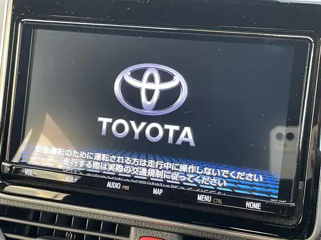 トヨタ ヴォクシー ZS 大阪府 2020(令2)年 3.4万km ホワイトパールクリスタルシャイン トヨタセーフティセンス/純正９インチナビ　/   フルセグTV/CD/DVD/Bluetooth　/バックモニター　　/パワースライドドア　/前後コーナーセンサー/前後ドライブレコーダー/オートマチックハイビーム/純正16インチアルミホイール/純正フロアマット/プッシュスタート　/スマートキー　/ビルトインＥＴＣ　/ＬＥＤヘッドライト