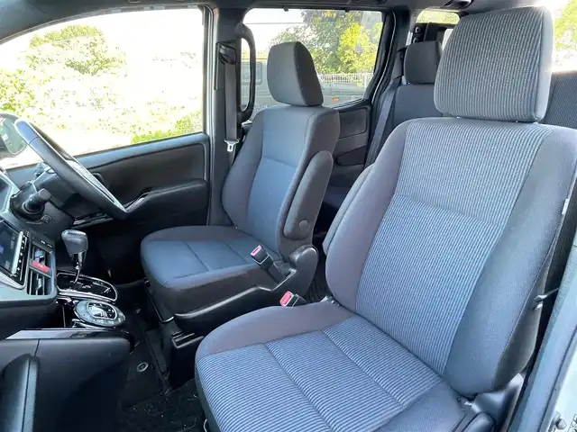 トヨタ ヴォクシー ZS 大阪府 2020(令2)年 3.4万km ホワイトパールクリスタルシャイン トヨタセーフティセンス/純正９インチナビ　/   フルセグTV/CD/DVD/Bluetooth　/バックモニター　　/パワースライドドア　/前後コーナーセンサー/前後ドライブレコーダー/オートマチックハイビーム/純正16インチアルミホイール/純正フロアマット/プッシュスタート　/スマートキー　/ビルトインＥＴＣ　/ＬＥＤヘッドライト