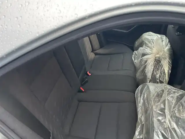 メルセデス・ベンツ Ｃ２３０ 新潟県 1997(平9)年 12.8万km シルバー ワンオーナー/純正ホイール夏タイヤ装着/スタッドレスタイヤ車載/運転席助手席電動シート/純正フロアマット/パワーウィンドウ