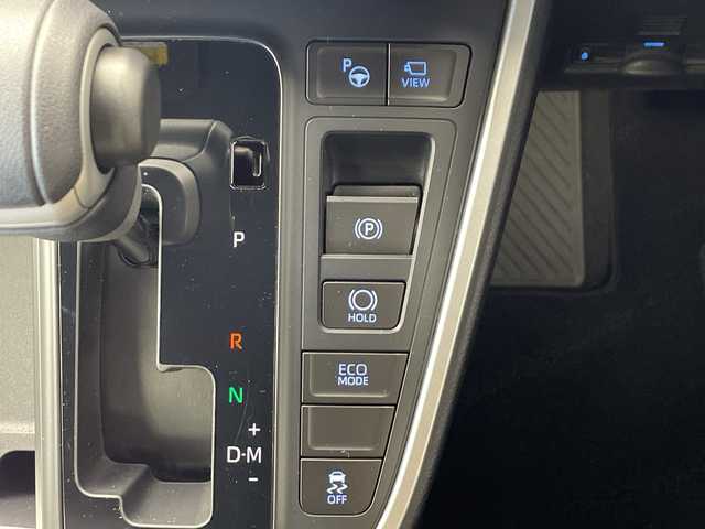 トヨタ ノア S－Z 愛知県 2023(令5)年 1.4万km ホワイトパールクリスタルシャイン 純正10.5インチナビ/パノラミックビューモニター（床下透過機能付）/ユニバーサルステップ/フルセグTV・HDMI・CD・DVD/Bluetooth・AM・FM・AppleCarPlay・AndroidAuto/トヨタチームメイト/アドバンストパーク/アドバンストドライブ/ETC2.0ビルトイン/前方ドライブレコーダー/両側パワースライドドア/BSM/トヨタセーフティセンス/FCTA・RCTA/レーンチェンジアシスト/緊急時操舵支援/プリクラッシュセーフティ/レーントレーシングアシスト/レーンディパーチャーアラート/レーダークルーズコントロール/オートハイビーム/ロードサインアシスト/ドライバー異常時対応システム/ドライバーモニター/パーキングサポートブレーキ/車両接近通報/ヒルスタートアシスト/横滑り防止/LEDヘッドライト/オートライト/フロントフォグランプ/ハーフレザーシート/運転席助手席シートヒーター/革巻きステアリング/ステアリングスイッチ/充電用USB端子/プッシュスタート/スマートキー/スペアキー/保証書・取扱説明書/マルチメディア説明書