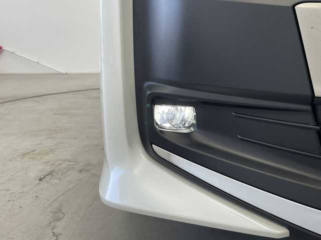 トヨタ ノア S－Z 愛知県 2023(令5)年 1.4万km ホワイトパールクリスタルシャイン 純正10.5インチナビ/パノラミックビューモニター（床下透過機能付）/ユニバーサルステップ/フルセグTV・HDMI・CD・DVD/Bluetooth・AM・FM・AppleCarPlay・AndroidAuto/トヨタチームメイト/アドバンストパーク/アドバンストドライブ/ETC2.0ビルトイン/前方ドライブレコーダー/両側パワースライドドア/BSM/トヨタセーフティセンス/FCTA・RCTA/レーンチェンジアシスト/緊急時操舵支援/プリクラッシュセーフティ/レーントレーシングアシスト/レーンディパーチャーアラート/レーダークルーズコントロール/オートハイビーム/ロードサインアシスト/ドライバー異常時対応システム/ドライバーモニター/パーキングサポートブレーキ/車両接近通報/ヒルスタートアシスト/横滑り防止/LEDヘッドライト/オートライト/フロントフォグランプ/ハーフレザーシート/運転席助手席シートヒーター/革巻きステアリング/ステアリングスイッチ/充電用USB端子/プッシュスタート/スマートキー/スペアキー/保証書・取扱説明書/マルチメディア説明書