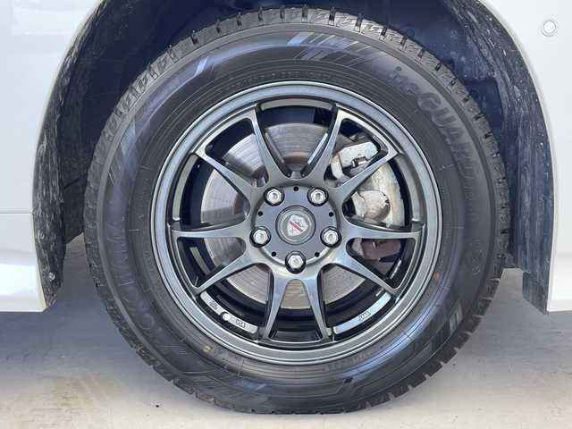 トヨタ ノア S－Z 愛知県 2023(令5)年 1.4万km ホワイトパールクリスタルシャイン 純正10.5インチナビ/パノラミックビューモニター（床下透過機能付）/ユニバーサルステップ/フルセグTV・HDMI・CD・DVD/Bluetooth・AM・FM・AppleCarPlay・AndroidAuto/トヨタチームメイト/アドバンストパーク/アドバンストドライブ/ETC2.0ビルトイン/前方ドライブレコーダー/両側パワースライドドア/BSM/トヨタセーフティセンス/FCTA・RCTA/レーンチェンジアシスト/緊急時操舵支援/プリクラッシュセーフティ/レーントレーシングアシスト/レーンディパーチャーアラート/レーダークルーズコントロール/オートハイビーム/ロードサインアシスト/ドライバー異常時対応システム/ドライバーモニター/パーキングサポートブレーキ/車両接近通報/ヒルスタートアシスト/横滑り防止/LEDヘッドライト/オートライト/フロントフォグランプ/ハーフレザーシート/運転席助手席シートヒーター/革巻きステアリング/ステアリングスイッチ/充電用USB端子/プッシュスタート/スマートキー/スペアキー/保証書・取扱説明書/マルチメディア説明書