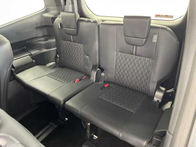 トヨタ ノア S－Z 愛知県 2023(令5)年 1.4万km ホワイトパールクリスタルシャイン 純正10.5インチナビ/パノラミックビューモニター（床下透過機能付）/ユニバーサルステップ/フルセグTV・HDMI・CD・DVD/Bluetooth・AM・FM・AppleCarPlay・AndroidAuto/トヨタチームメイト/アドバンストパーク/アドバンストドライブ/ETC2.0ビルトイン/前方ドライブレコーダー/両側パワースライドドア/BSM/トヨタセーフティセンス/FCTA・RCTA/レーンチェンジアシスト/緊急時操舵支援/プリクラッシュセーフティ/レーントレーシングアシスト/レーンディパーチャーアラート/レーダークルーズコントロール/オートハイビーム/ロードサインアシスト/ドライバー異常時対応システム/ドライバーモニター/パーキングサポートブレーキ/車両接近通報/ヒルスタートアシスト/横滑り防止/LEDヘッドライト/オートライト/フロントフォグランプ/ハーフレザーシート/運転席助手席シートヒーター/革巻きステアリング/ステアリングスイッチ/充電用USB端子/プッシュスタート/スマートキー/スペアキー/保証書・取扱説明書/マルチメディア説明書