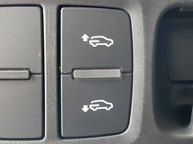 アウディ Ｑ７ 55TFSIクワトロアダプティブエアサスペンション 広島県 2019(平31)年 7.5万km パール パノラマサンルーフ/7シーターパッケージ/マトリクスLEDヘッドライト/黒革シート/パワーシート（運転席/助手席）/シートベンチレーション（運転席/助手席）/シートヒーター（運転席/助手席/2列目）/電動格納サードシート/パワーバックドア/全周囲カメラ/パーキングアシスト/アダプティブクルーズコントロール/衝突軽減ブレーキ/レーンキープアシスト/オートハイビーム/ブラインドスポットモニター/ETC2.0/純正ドライブレコーダー