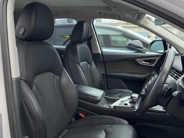アウディ Ｑ７ 55TFSIクワトロアダプティブエアサスペンション 広島県 2019(平31)年 7.5万km パール パノラマサンルーフ/7シーターパッケージ/マトリクスLEDヘッドライト/黒革シート/パワーシート（運転席/助手席）/シートベンチレーション（運転席/助手席）/シートヒーター（運転席/助手席/2列目）/電動格納サードシート/パワーバックドア/全周囲カメラ/パーキングアシスト/アダプティブクルーズコントロール/衝突軽減ブレーキ/レーンキープアシスト/オートハイビーム/ブラインドスポットモニター/ETC2.0/純正ドライブレコーダー