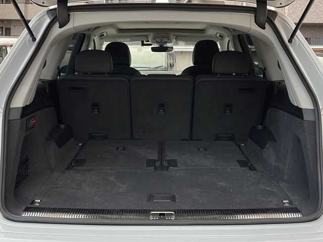 アウディ Ｑ７ 55TFSIクワトロアダプティブエアサスペンション 広島県 2019(平31)年 7.5万km パール パノラマサンルーフ/7シーターパッケージ/マトリクスLEDヘッドライト/黒革シート/パワーシート（運転席/助手席）/シートベンチレーション（運転席/助手席）/シートヒーター（運転席/助手席/2列目）/電動格納サードシート/パワーバックドア/全周囲カメラ/パーキングアシスト/アダプティブクルーズコントロール/衝突軽減ブレーキ/レーンキープアシスト/オートハイビーム/ブラインドスポットモニター/ETC2.0/純正ドライブレコーダー