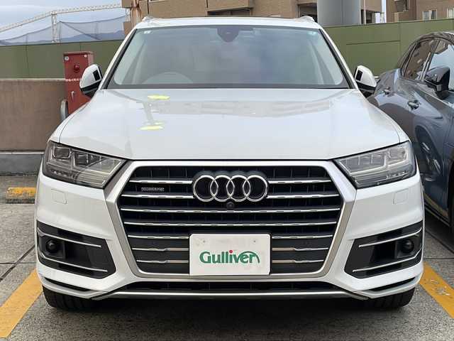 アウディ Ｑ７ 55TFSIクワトロアダプティブエアサスペンション 広島県 2019(平31)年 7.5万km パール パノラマサンルーフ/7シーターパッケージ/マトリクスLEDヘッドライト/黒革シート/パワーシート（運転席/助手席）/シートベンチレーション（運転席/助手席）/シートヒーター（運転席/助手席/2列目）/電動格納サードシート/パワーバックドア/全周囲カメラ/パーキングアシスト/アダプティブクルーズコントロール/衝突軽減ブレーキ/レーンキープアシスト/オートハイビーム/ブラインドスポットモニター/ETC2.0/純正ドライブレコーダー
