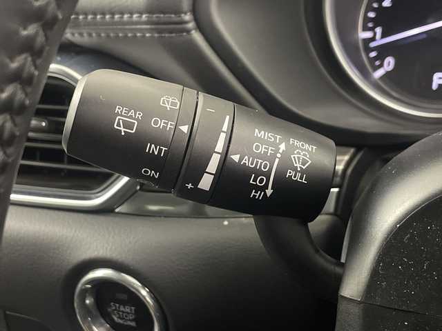 マツダ ＣＸ－５ 25S Lパッケージ 埼玉県 2019(平31)年 3.9万km マシーングレープレミアムM 純正ナビ/　(FM/AM/CD/DVD/AUX/USB/Bluetooth)/フルセグテレビ/アラウンドビューモニター/ETC/パワーバックドア/ヘッドアップディスプレイ/レーダークルーズコントロール/ブラインドスポットモニター/衝突被害軽減ブレーキ/車線逸脱警報/クリアランスソナー/運転席・助手席シートヒーター/ステアリングヒーター/電子パーキングシステム/ブレーキホールド/トノカバー/プッシュスタート/ステアリングリモコン/純正フロアマット/ドアバイザー/純正17インチアルミホイール