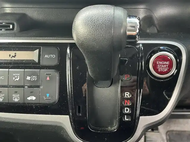 ホンダ Ｎ ＢＯＸ カスタム G SSパッケージ 愛知県 2014(平26)年 13.5万km スマートブラック 純正ディーラーナビ（AM/FM/CD/DVD/BT/フルセグTV）/両側パワースライドドア/シティブレーキアクティブシステム/バックカメラ/社外アルミホイール/ETC/ビッグバイザー/スマートキー/取説/保証書