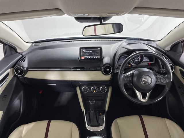 マツダ デミオ XD ツーリング Lパッケージ 大分県 2014(平26)年 9.3万km スノーフレイクホワイトパールマイカ ・マツダコネクト(CD/DVD/SD/USB)/・バックカメラ/・ヘッドアップディスプレイ/・クルーズコントロール/・ETC/・オートライト/・MTモード付きAT/・スマートキー/・プッシュスタートボタン/・オートエアコン/・アイドリングストップ/・フロアマット