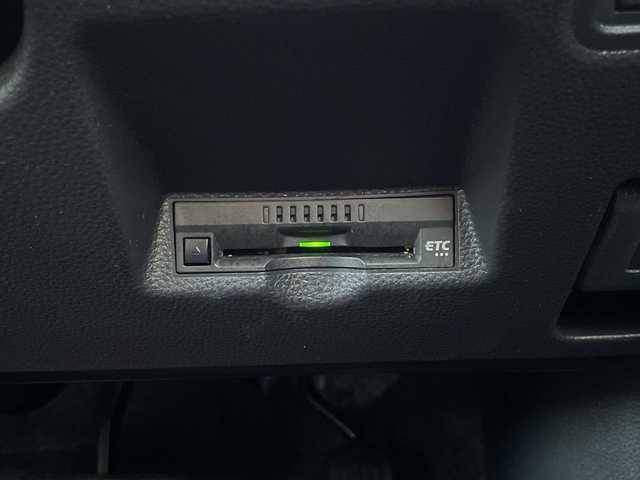 トヨタ ヤリス G 愛媛県 2020(令2)年 3.6万km シルバーM トヨタセーフティセンス/純正ディスプレイオーディオ・ナビキット/Ｂｌｕｅｔｏｏｔｈ/ドライブレコーダー/ＥＴＣ/オートライト/オートハイビーム/衝突軽減システム/コーナーセンサー/スマートキー/プッシュスタート/禁煙車/取説/スペアキー