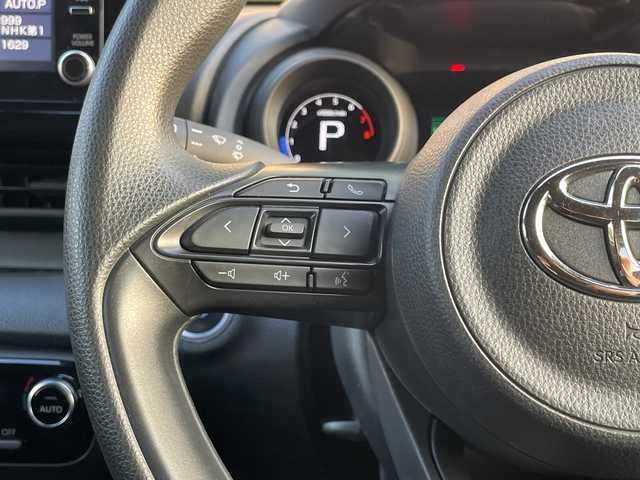 トヨタ ヤリス G 愛媛県 2020(令2)年 3.6万km シルバーM トヨタセーフティセンス/純正ディスプレイオーディオ・ナビキット/Ｂｌｕｅｔｏｏｔｈ/ドライブレコーダー/ＥＴＣ/オートライト/オートハイビーム/衝突軽減システム/コーナーセンサー/スマートキー/プッシュスタート/禁煙車/取説/スペアキー