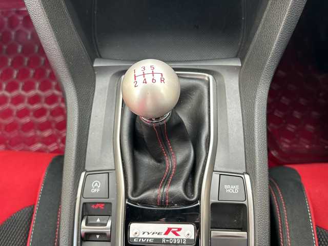 ホンダ シビック タイプR 福岡県 2018(平30)年 8万km 赤 純正ナビ（AM/FM）/フルTV CD/DVD・iPod/ドライブレコーダー（前後SD有）/ETC（ビルド）/電動格納ミラー/アイドリングストップ/クルーズコントロール/ハンズフリー/ブレーキホールド/横すべり防止/オートライト/保証書/取扱説明書