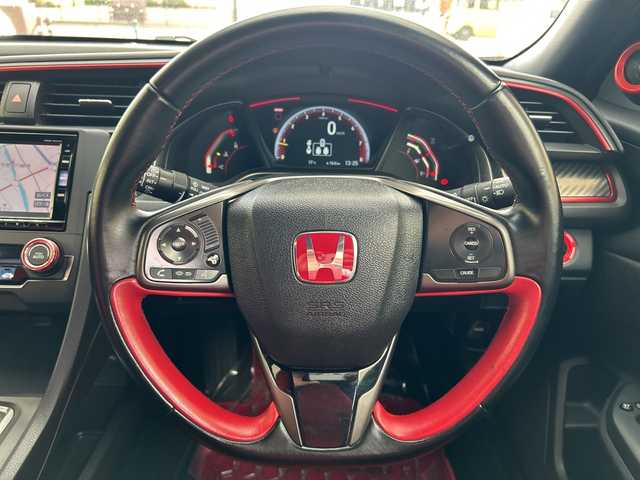 ホンダ シビック タイプR 福岡県 2018(平30)年 8万km 赤 純正ナビ（AM/FM）/フルTV CD/DVD・iPod/ドライブレコーダー（前後SD有）/ETC（ビルド）/電動格納ミラー/アイドリングストップ/クルーズコントロール/ハンズフリー/ブレーキホールド/横すべり防止/オートライト/保証書/取扱説明書