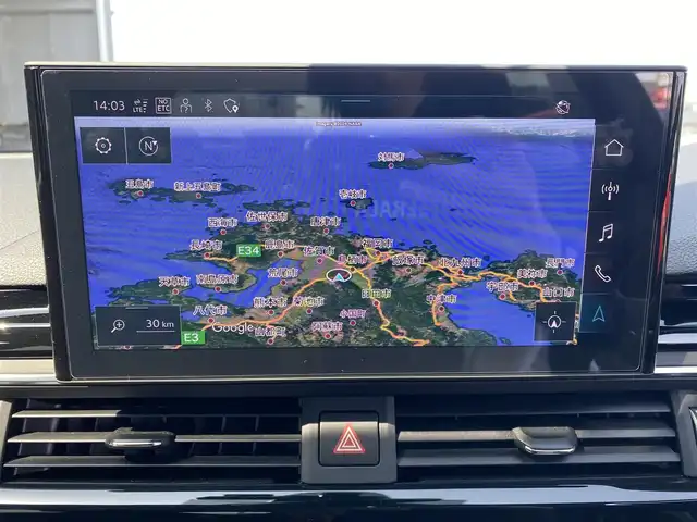 アウディ Ａ５ SB 40TDIクワトロ Sライン 福岡県 2023(令5)年 3.3万km 黒 ・サンルーフ/・アダプティブクルーズコントロール/・純正ナビ／Ｂｌｕｅｔｏｏｔｈ／ＵＳＢ／ｃａｒｐｌａｙ/・全方位カメラ/・ハーフレザーシート/シートヒーター/・ドラレコ/・ETC/・純正19AW/・LEDライト/・保証書/・取扱説明書